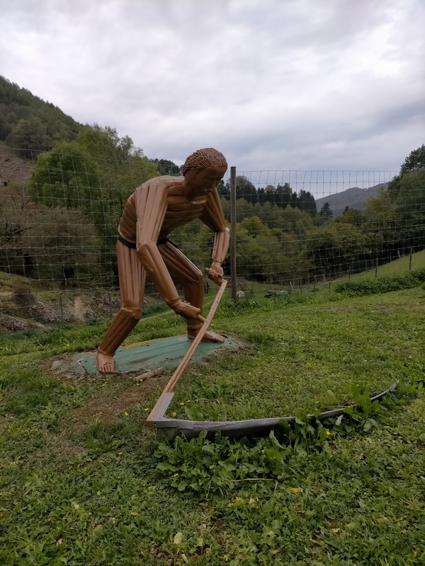 Segalari / Cortador de hierba / Escultura de hierro