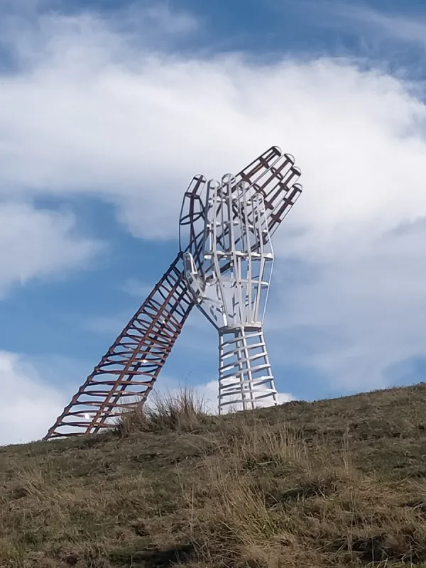 Aplauso /
Escultura de hierro soldado Aplauso /
Escultura de hierro soldado