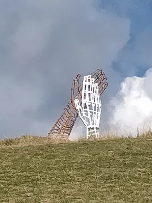 Aplauso /
Escultura de hierro soldado Aplauso /
Escultura de hierro soldado